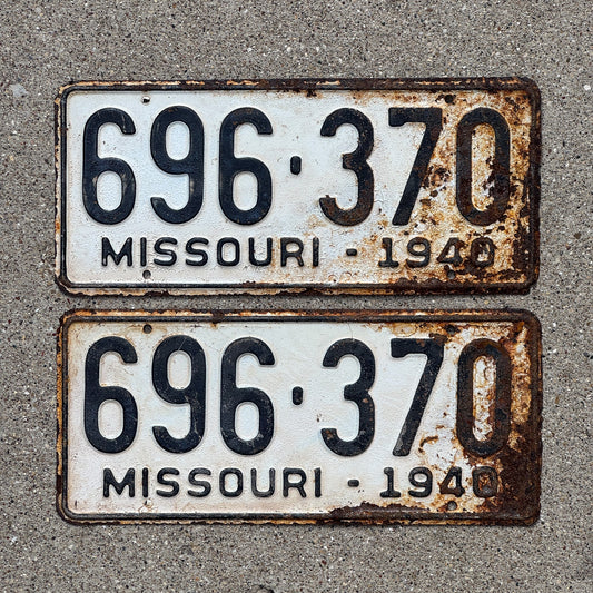 Photo of a 1940 Missouri License Plate Pair Auto Tag Garage Decor Vintage 696 370