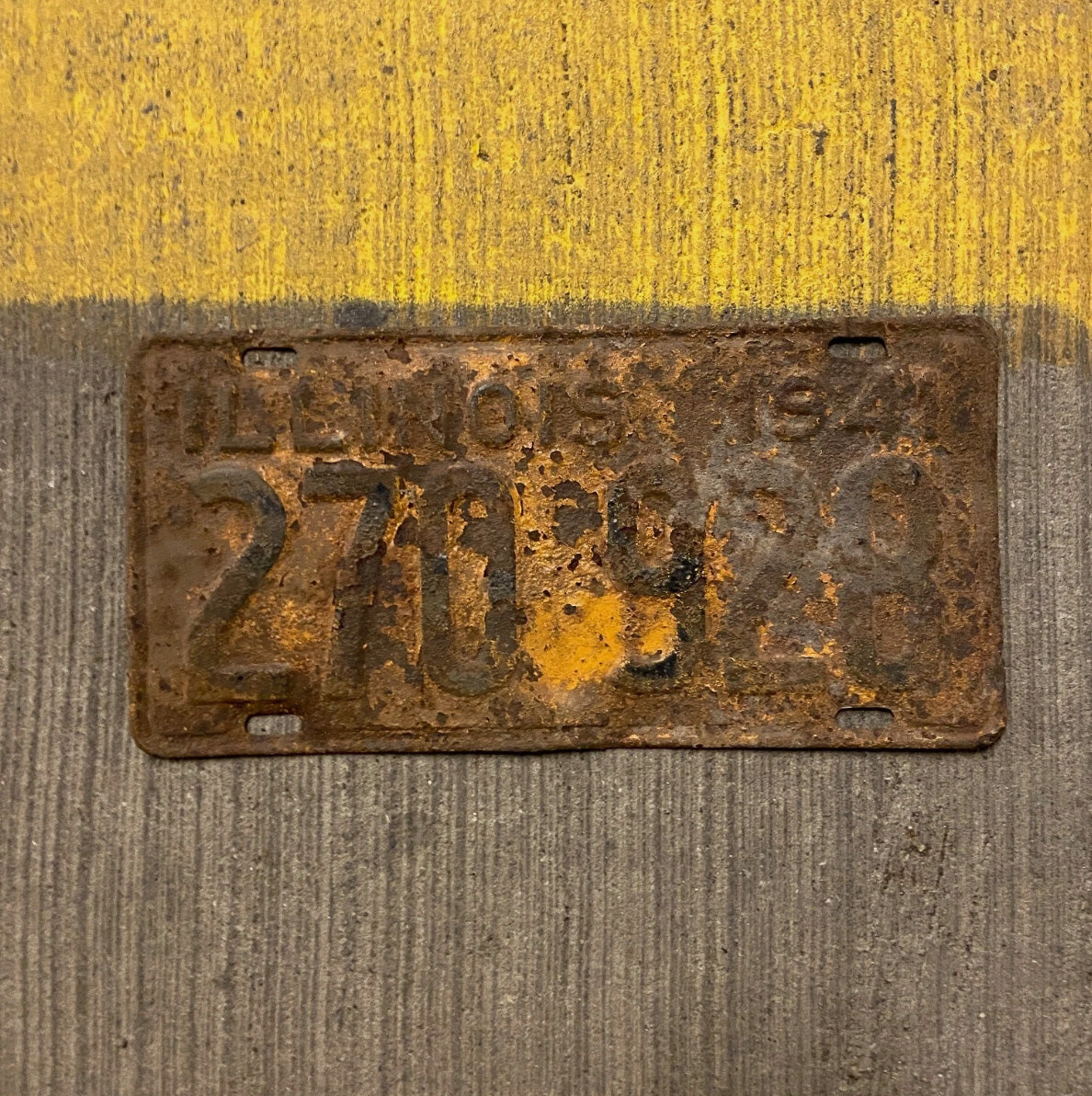 Photo of a 1941 Illinois License Plate Auto Tag Garage Decor Vintage 270 928