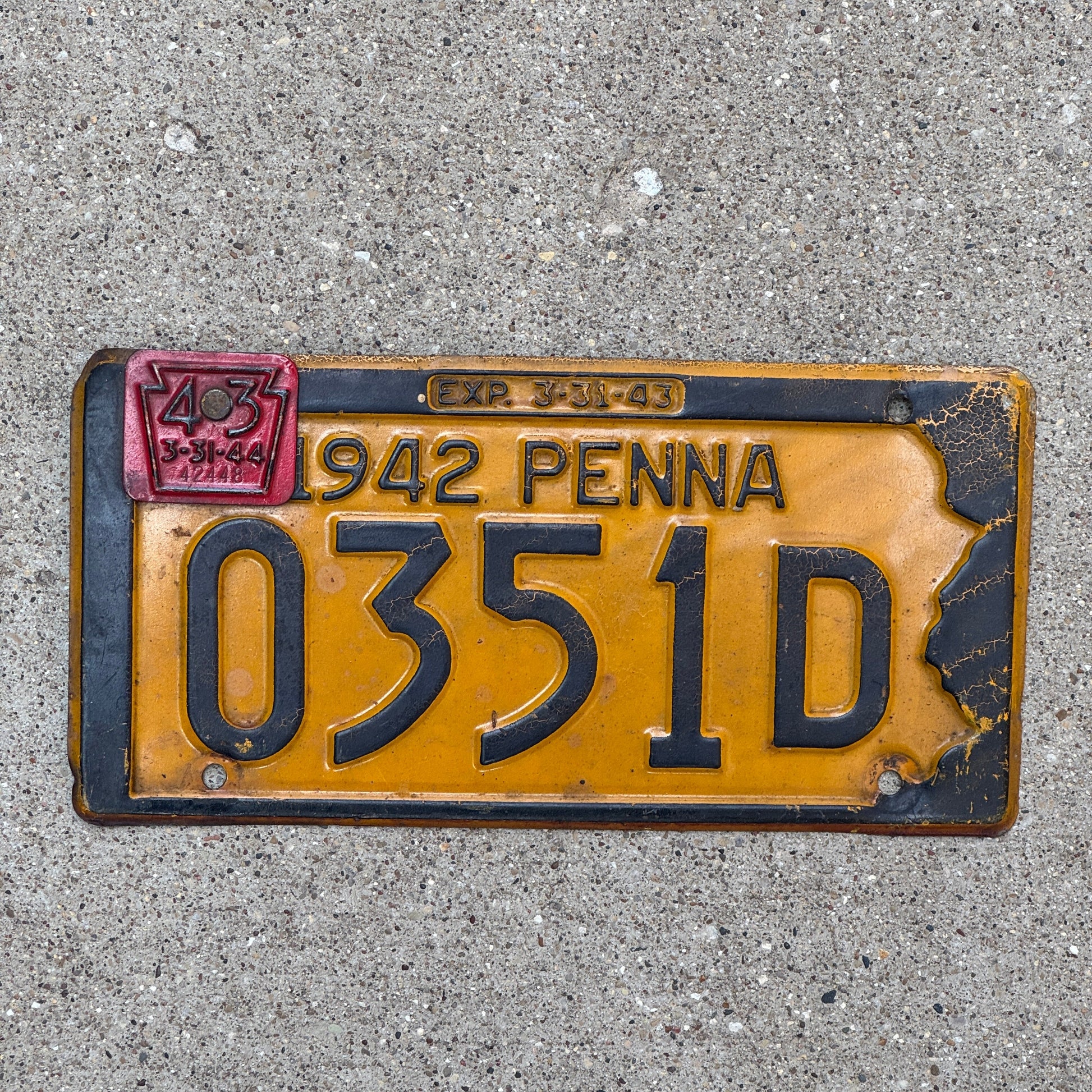 Photo of a 1942 1943 Pennsylvania License Plate Auto Tag Garage Decor Vintage 0351 D