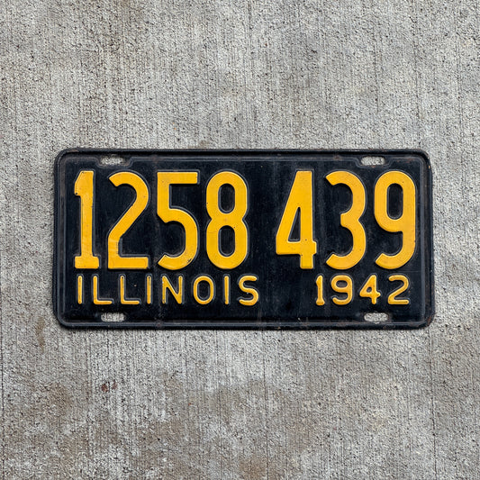 Photo of a 1942 Illinois License Plate Auto Tag Garage Decor Vintage 1 258 439 with original patina