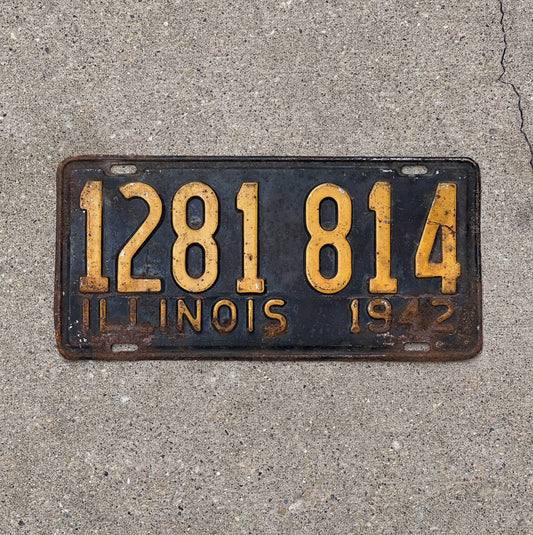 Photo of a 1942 Illinois License Plate Auto Tag Garage Decor Vintage 1281 814