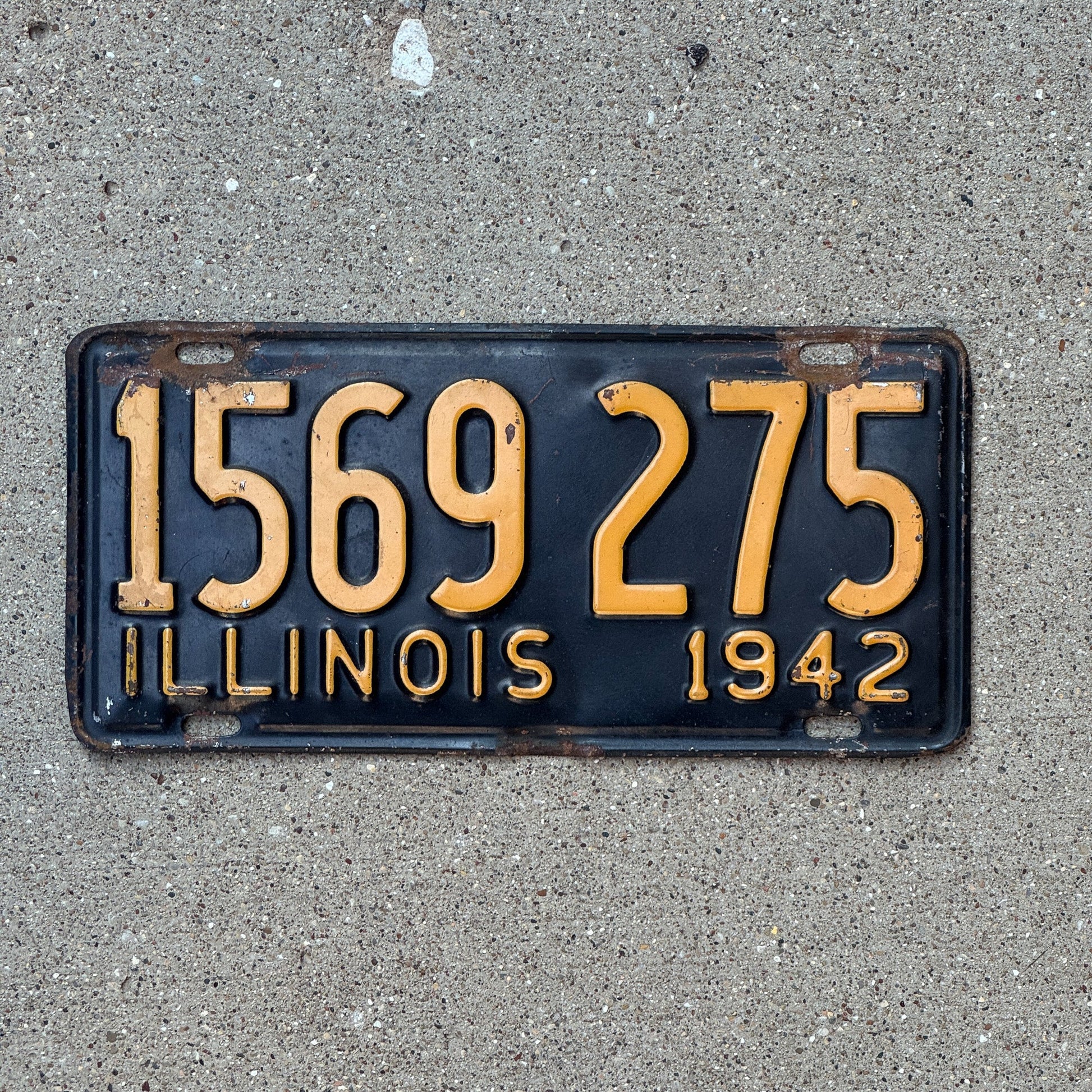 Photo of a 1942 Illinois License Plate Auto Tag Garage Decor Vintage 1569 275