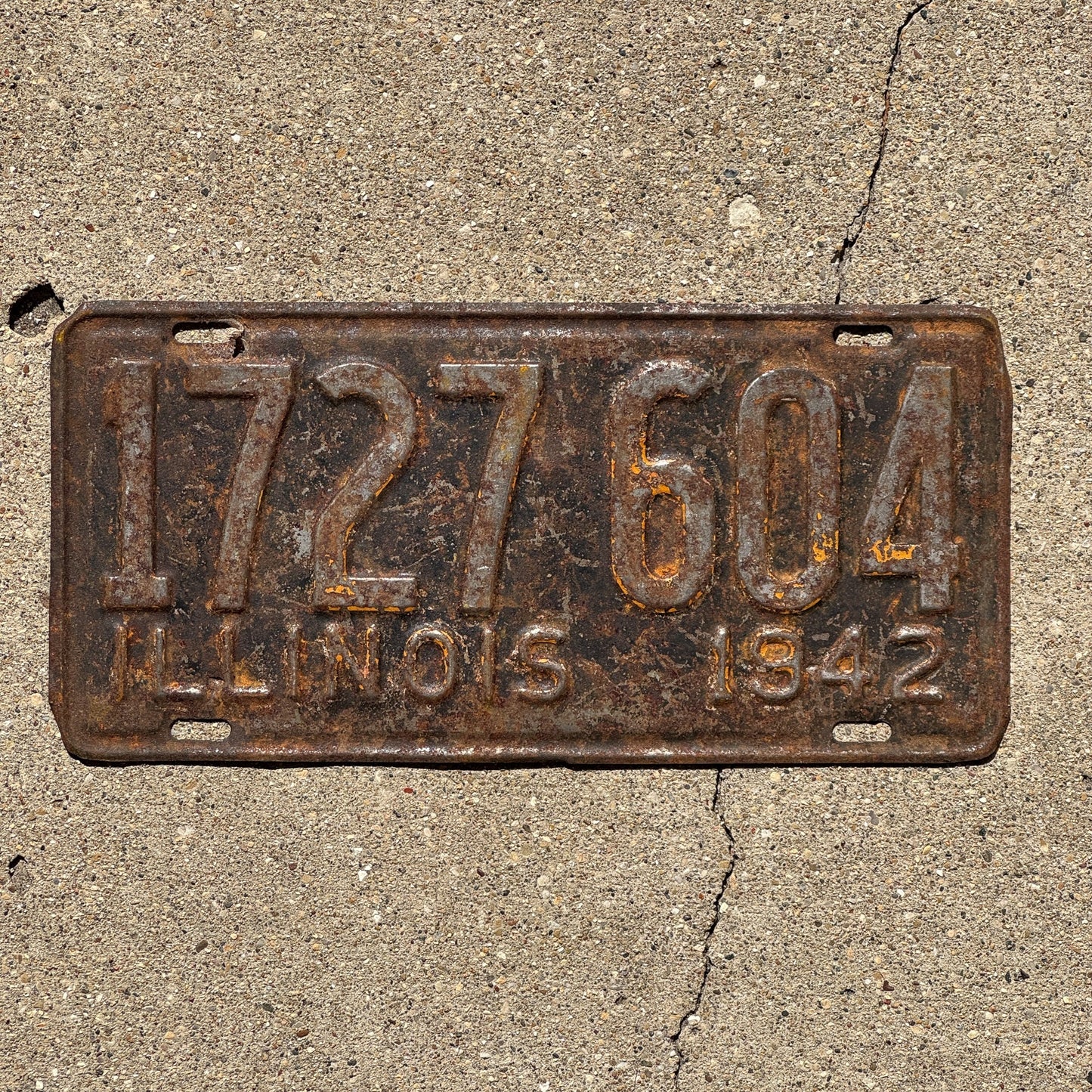 Photo of a 1942 Illinois License Plate Auto Tag Garage Decor Vintage 1727 604