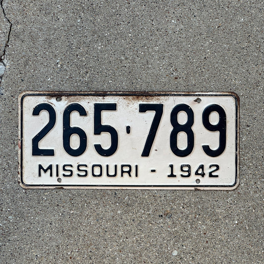 Photo of a 1942 Missouri License Plate Auto Tag Garage Decor Vintage 265 789