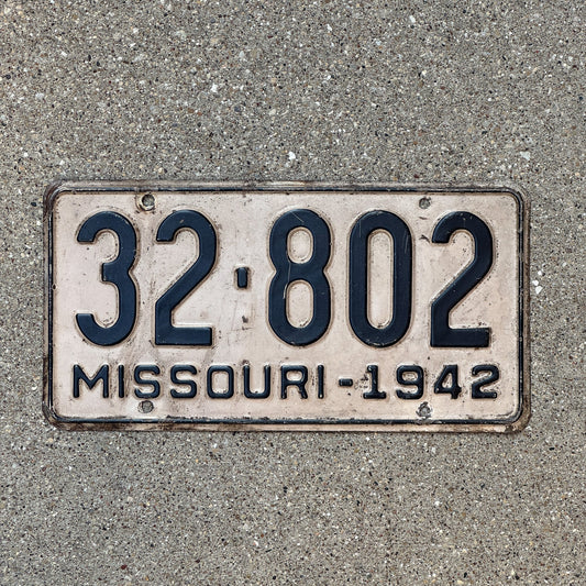 Photo of a 1942 Missouri License Plate Auto Tag Garage Decor Vintage 32 802