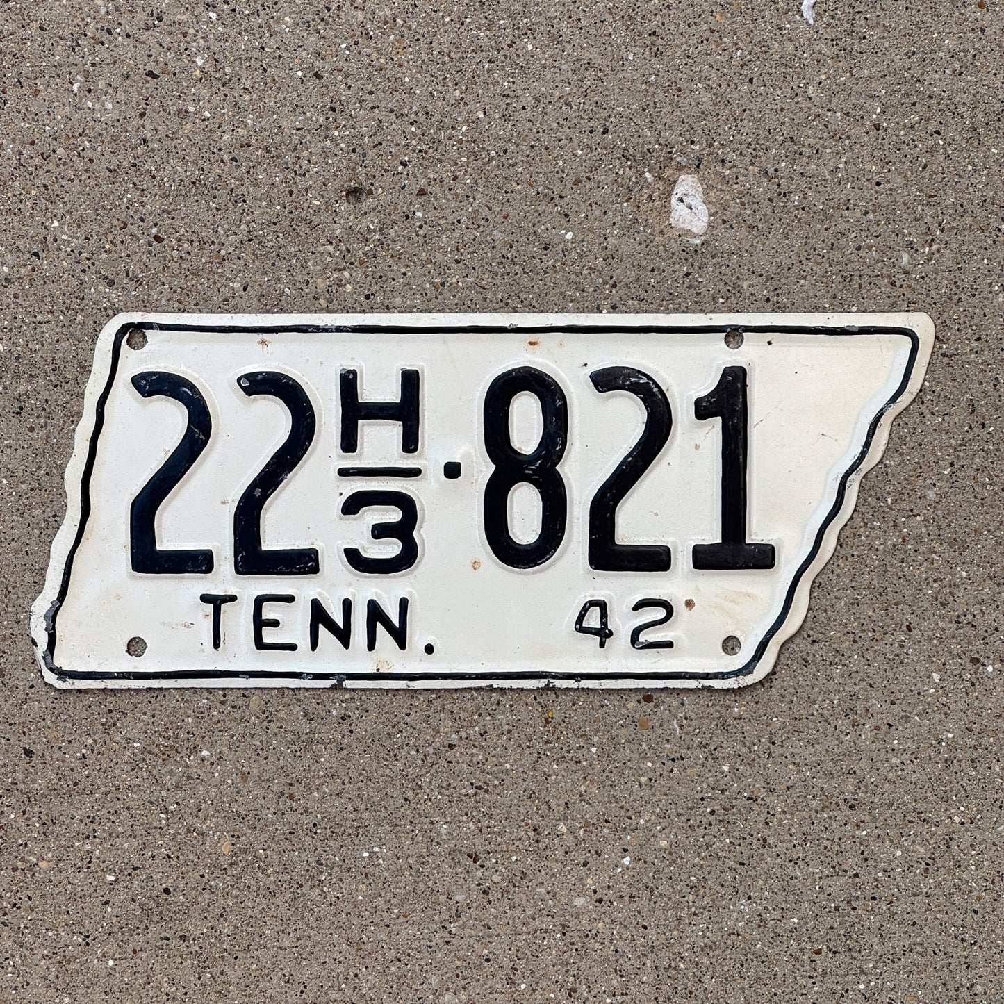 Photo of a 1942 Tennessee Truck for Hire License Plate Auto Tag Garage Decor Vintage State Shape 22 H3 821