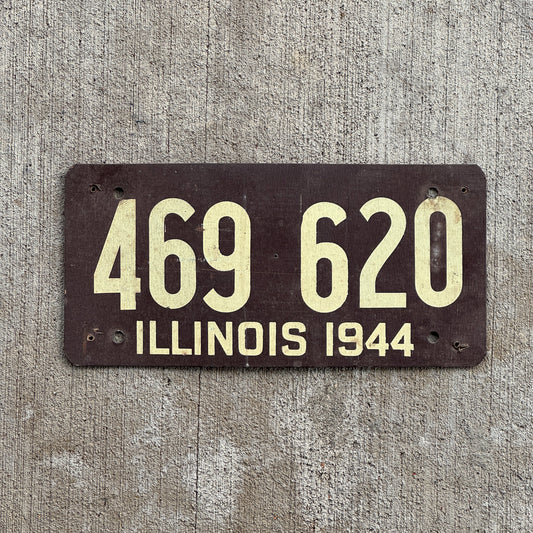 Photo of a 1944 Illinois Fiberboard License Plate Auto Tag Garage Decor Vintage 469 620 with original patina
