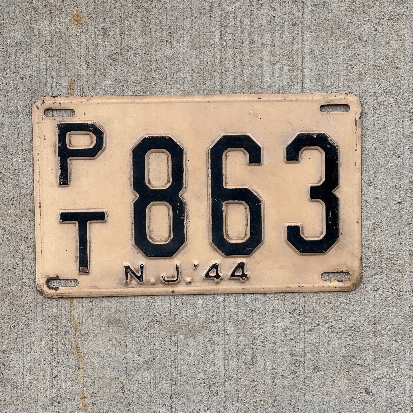 Photo of a 1944 New Jersey License Plate Auto Tag Garage Decor Vintage PT 863