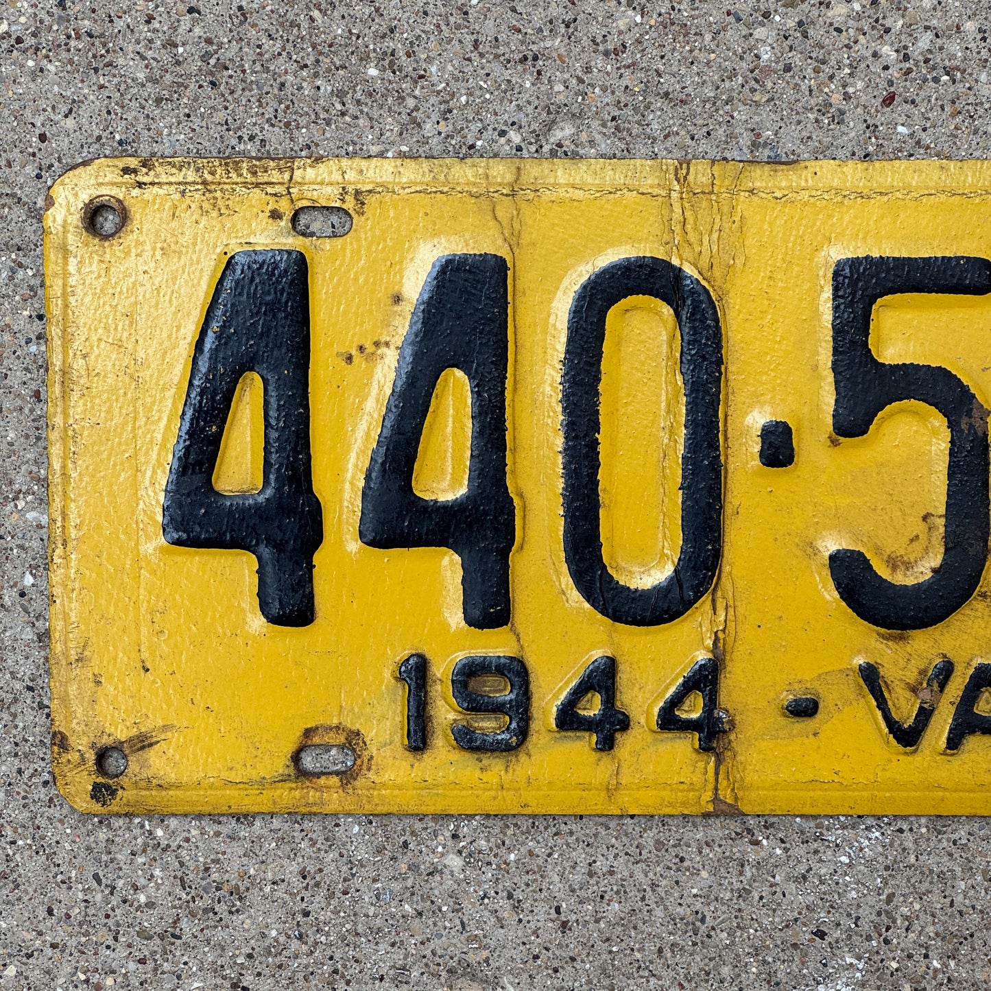 1944 Virginia Fiberboard License Plate Auto Tag 440 510