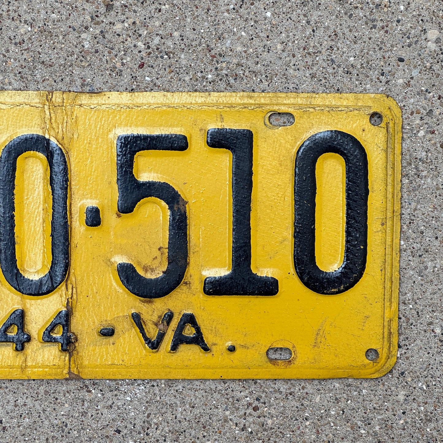1944 Virginia Fiberboard License Plate Auto Tag 440 510