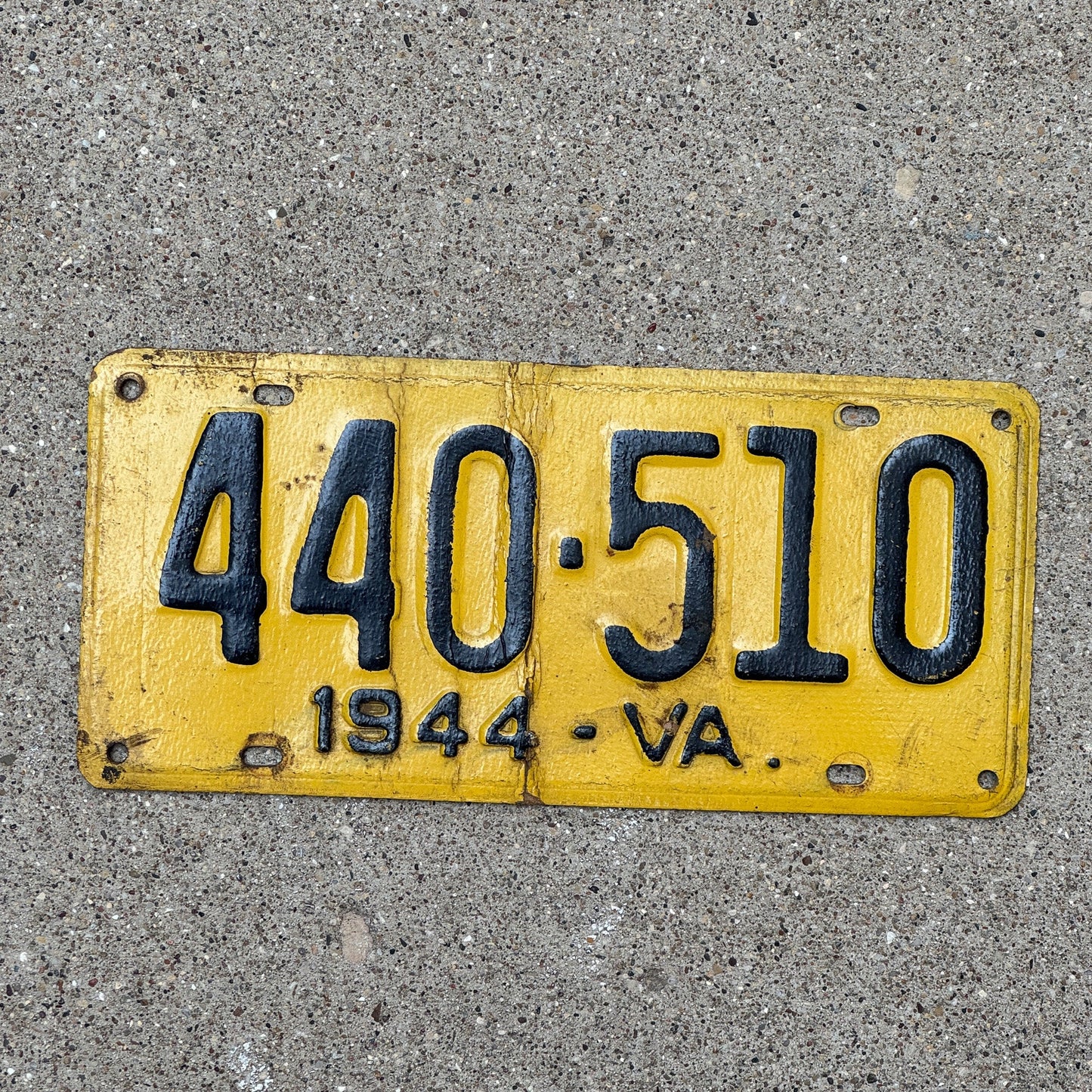 Photo of a 1944 Virginia Fiberboard License Plate Auto Tag Garage Decor Vintage 440 510