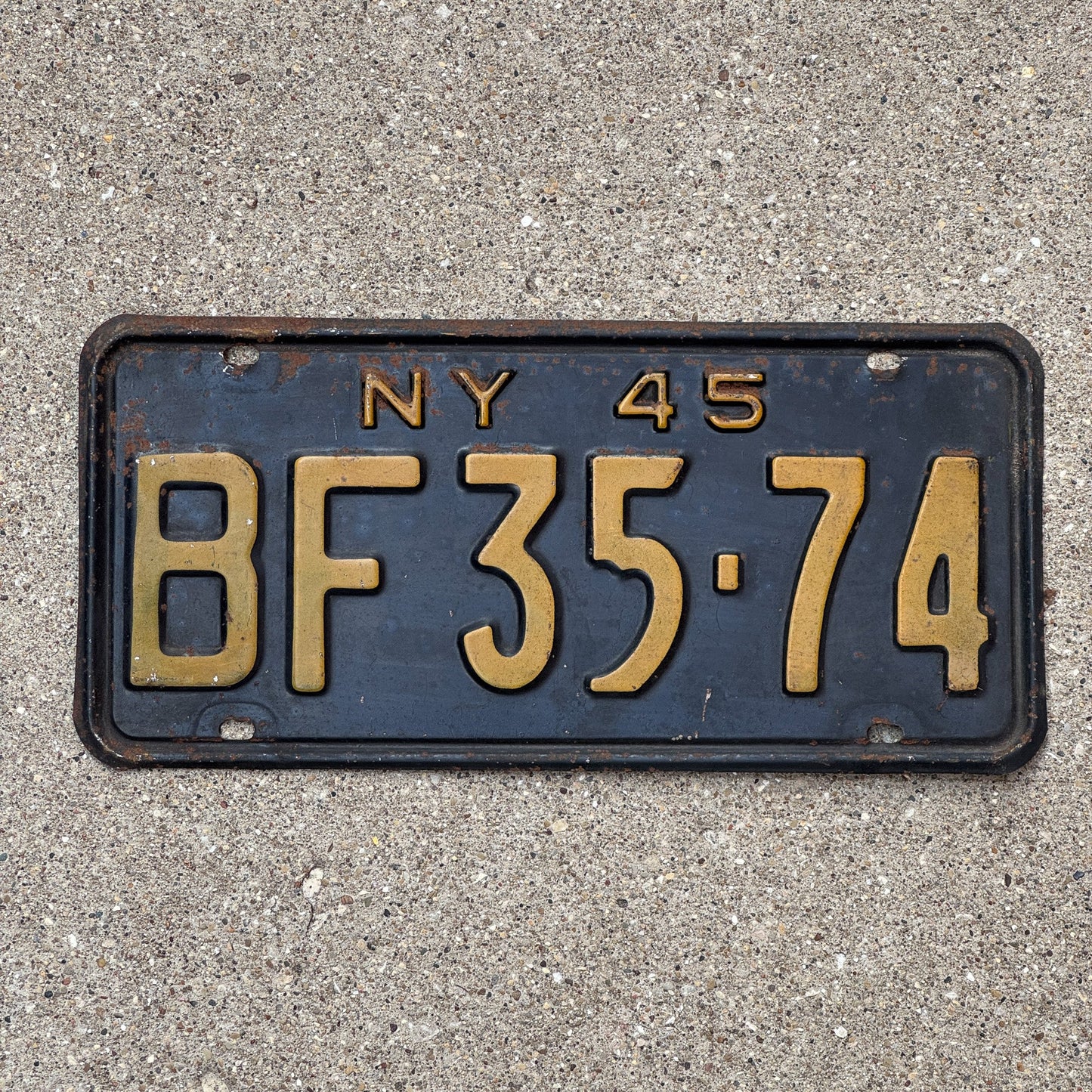 Photo of a 1945 New York License Plate Auto Tag Garage Decor Vintage BF 3574
