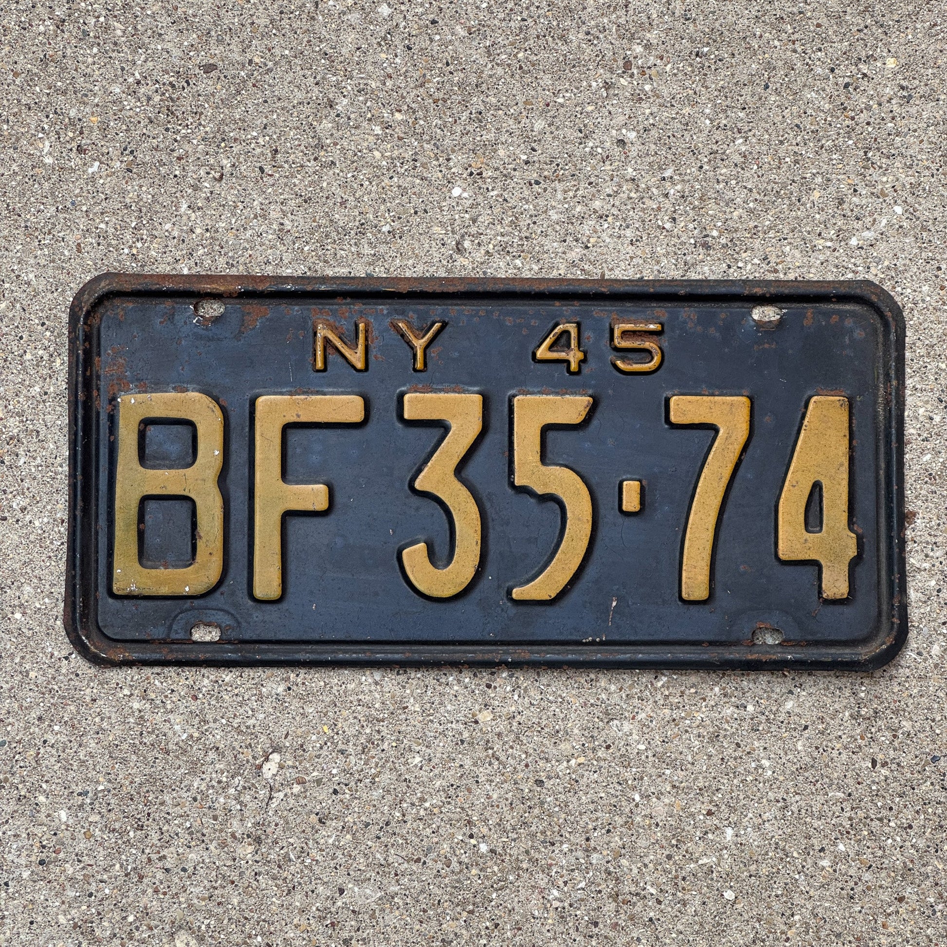 Photo of a 1945 New York License Plate Auto Tag Garage Decor Vintage BF 3574