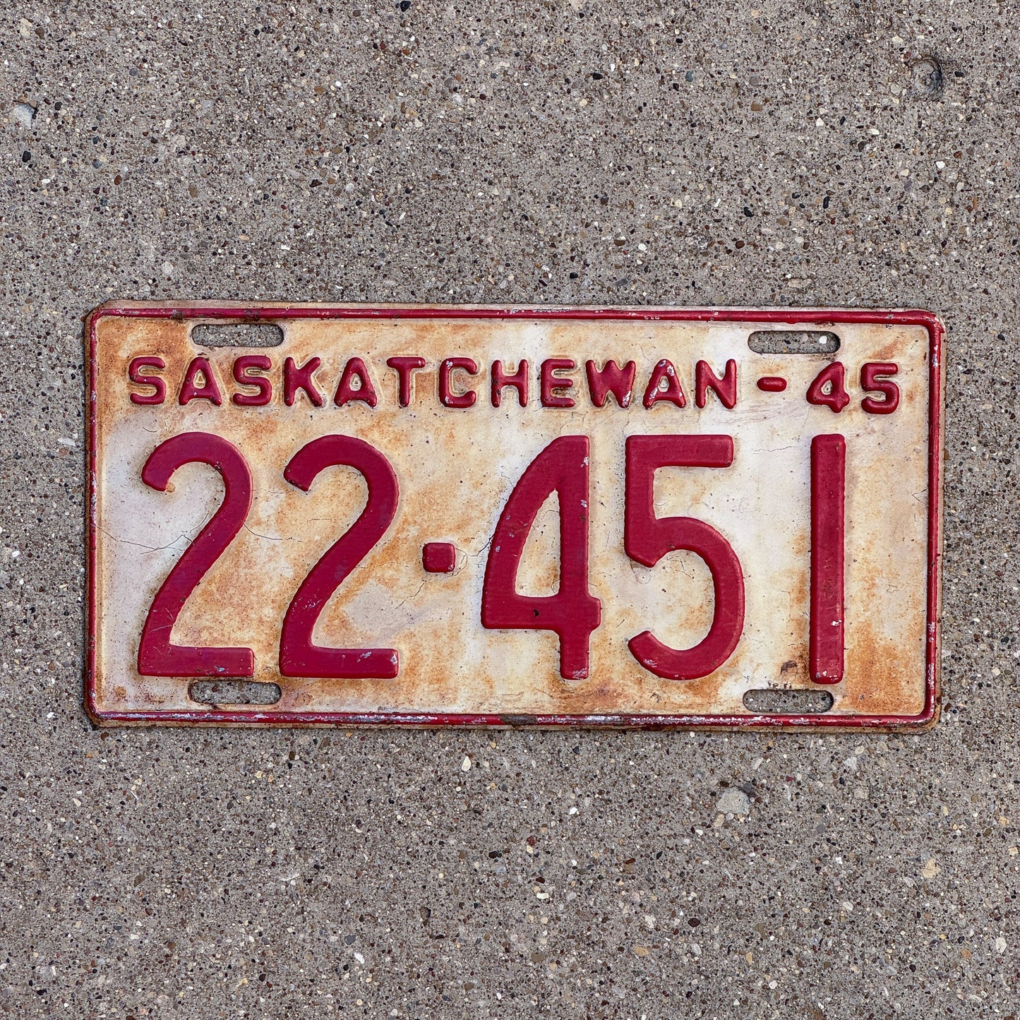 Photo of a 1945 Saskatchewan License Plate Auto Tag Garage Decor Vintage 22 451