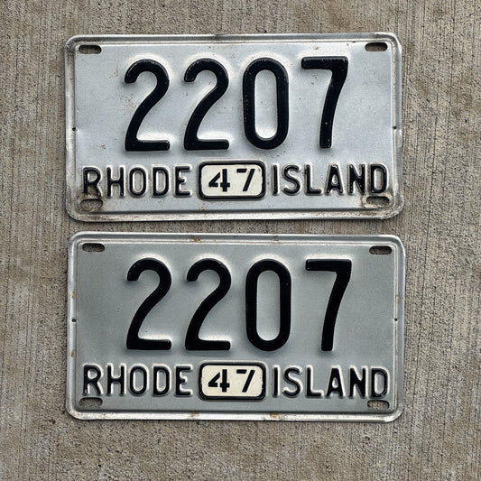 Photo of a 1946 1947 Rhode Island License Plate Pair Auto Tag Garage Decor Vintage Low Number Four Digit 2207 with original patina