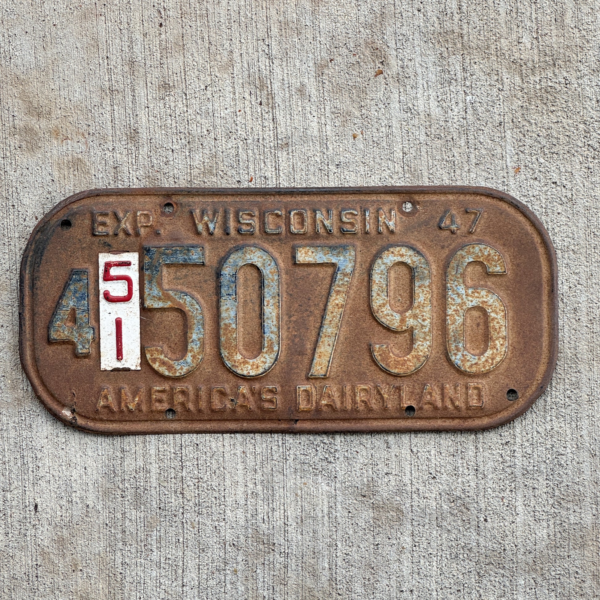 Photo of a 1946 1951 Wisconsin License Plate Auto Tag Garage Decor Vintage 4 50796 with original patina