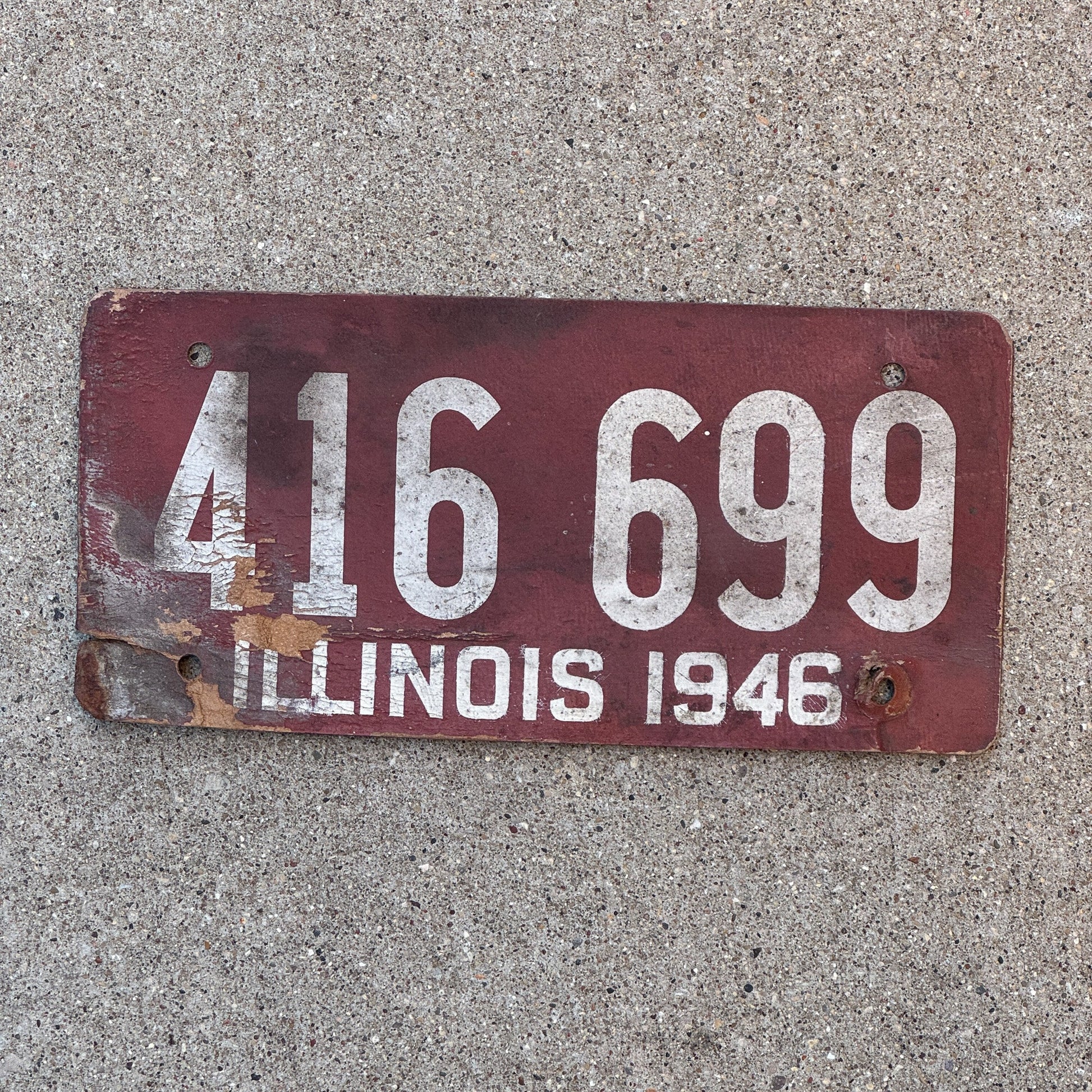 Photo of a 1946 Illinois Fiberboard License Plate Auto Tag Garage Decor Vintage 416 699 with original patina