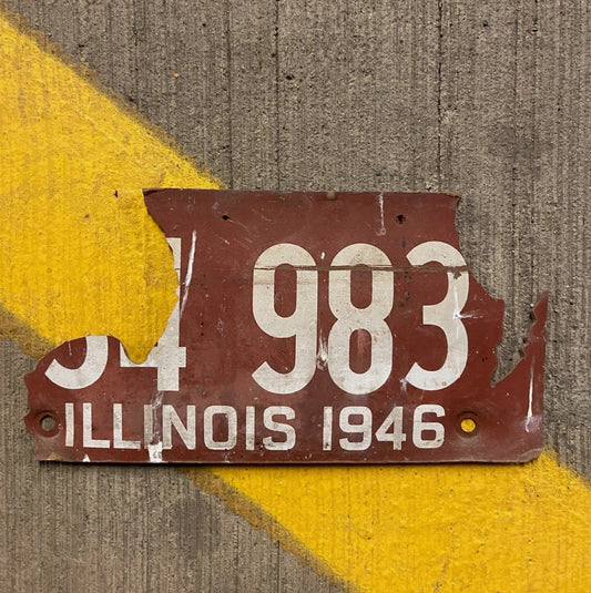 Photo of a 1946 Illinois License Plate Auto Tag Garage Decor Vintage 34 983