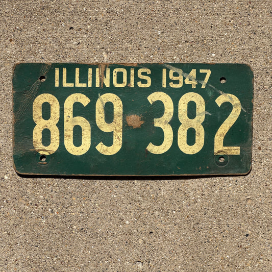 Photo of a 1947 Illinois Fiber Board Soy License Plate Auto Tag Garage Decor Vintage 869 382