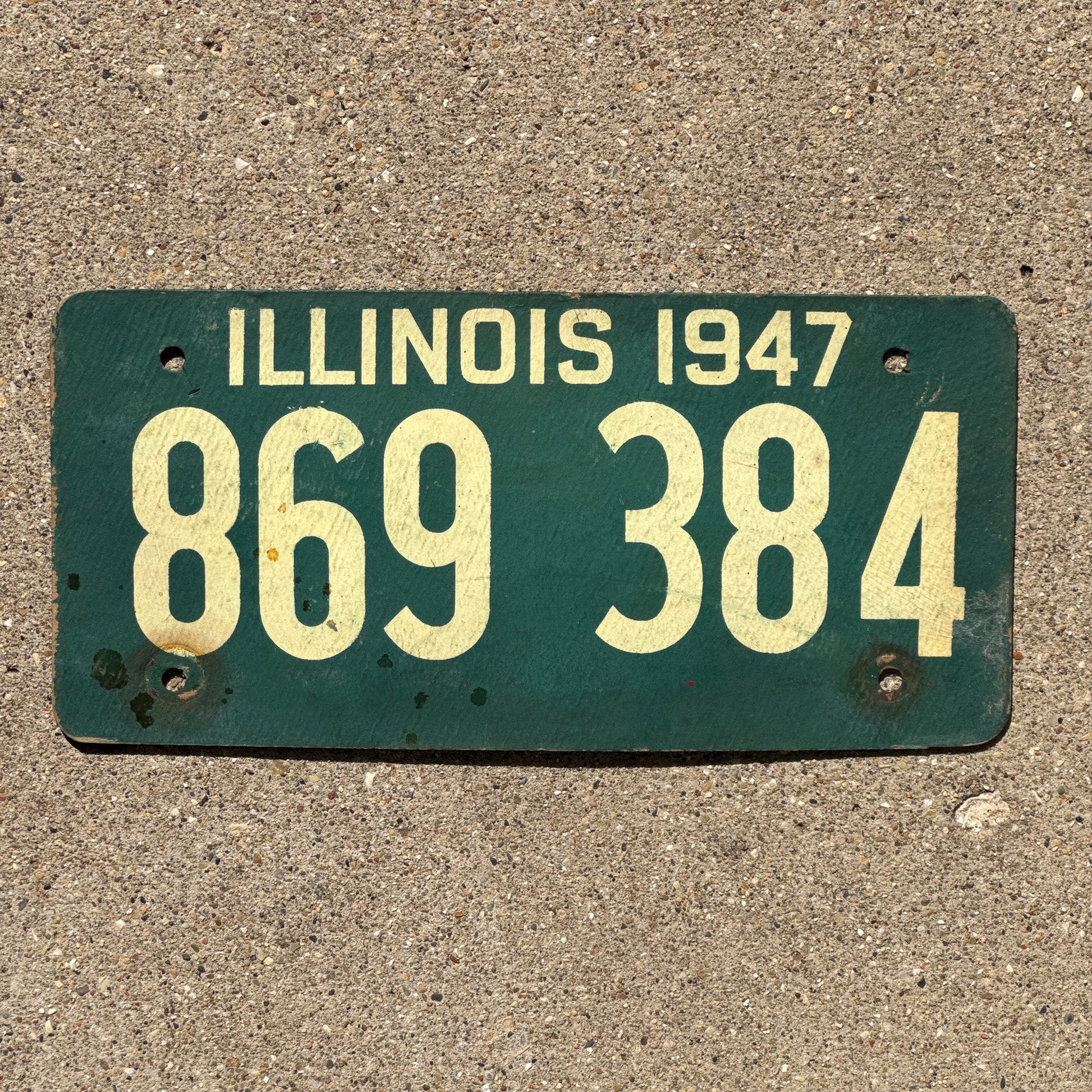 Photo of a 1947 Illinois Fiber Board Soy License Plate Auto Tag Garage Decor Vintage 869 384