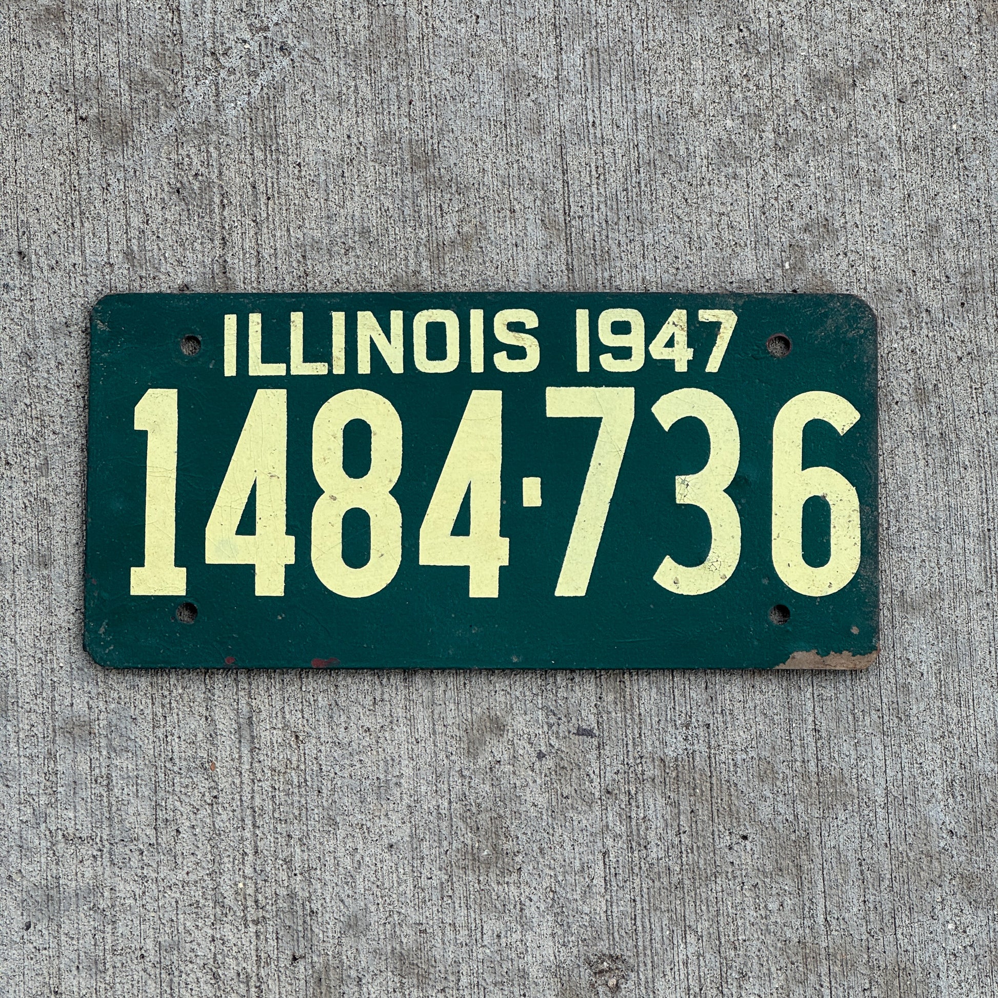 Photo of a 1947 Illinois Fiberboard License Plate Auto Tag Garage Decor Vintage 1 484 736 with original patina