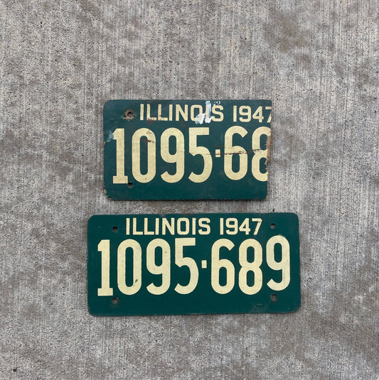 Photo of a 1947 Illinois Fiberboard License Plate Pair Auto Tag Garage Decor Vintage 1095 689 with original patina