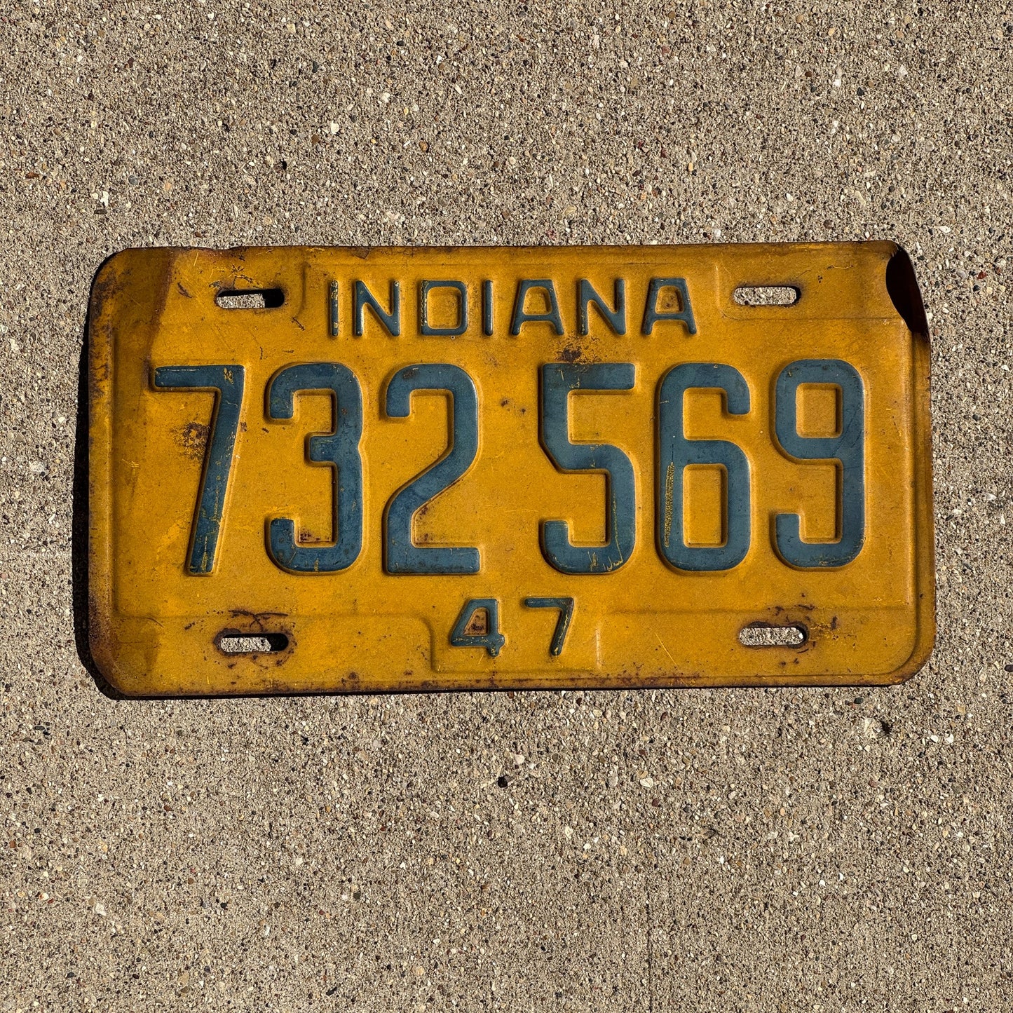 Photo of a 1947 Indiana License Plate Auto Tag Garage Decor Vintage 732 569