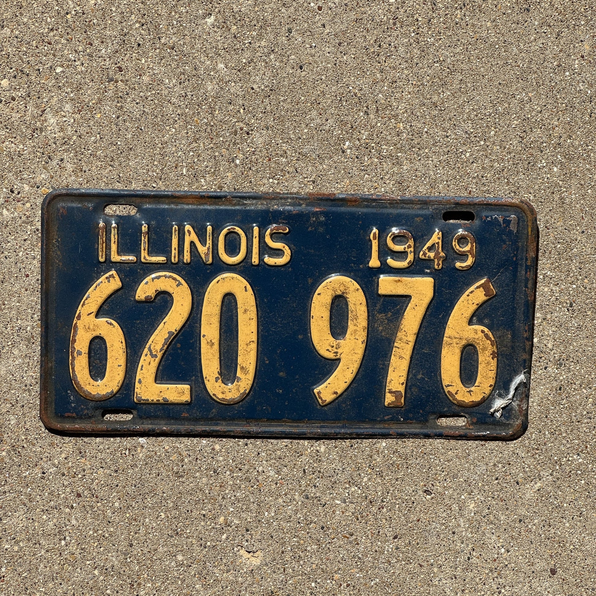 Photo of a 1949 Illinois License Plate Auto Tag Garage Decor Vintage 620 976