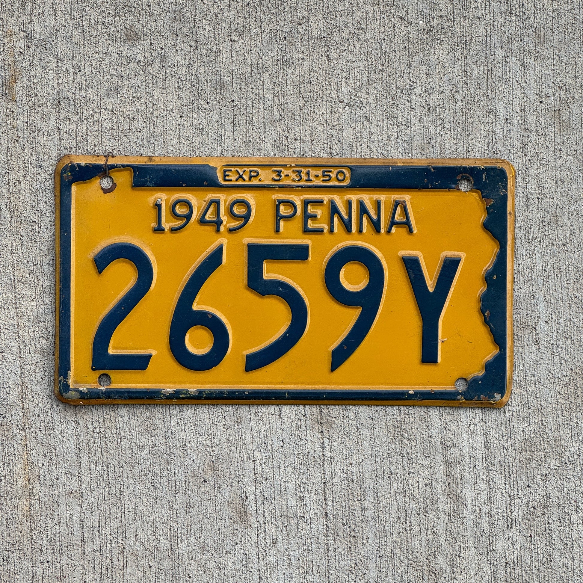 Photo of a 1949 Pennsylvania License Plate Auto Tag Garage Decor Vintage 2659 Y with original patina