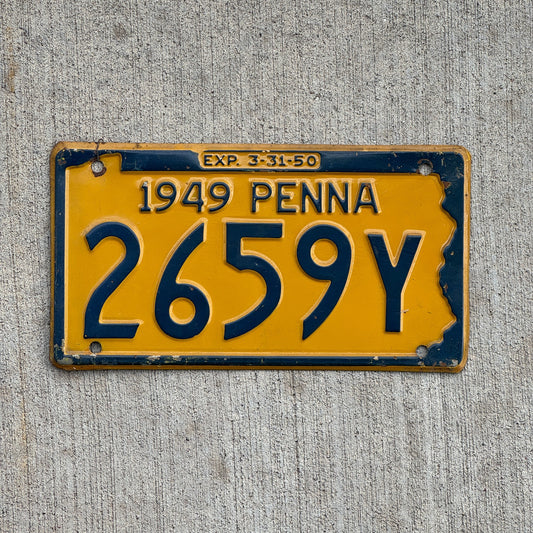 Photo of a 1949 Pennsylvania License Plate Auto Tag Garage Decor Vintage 2659 Y with original patina