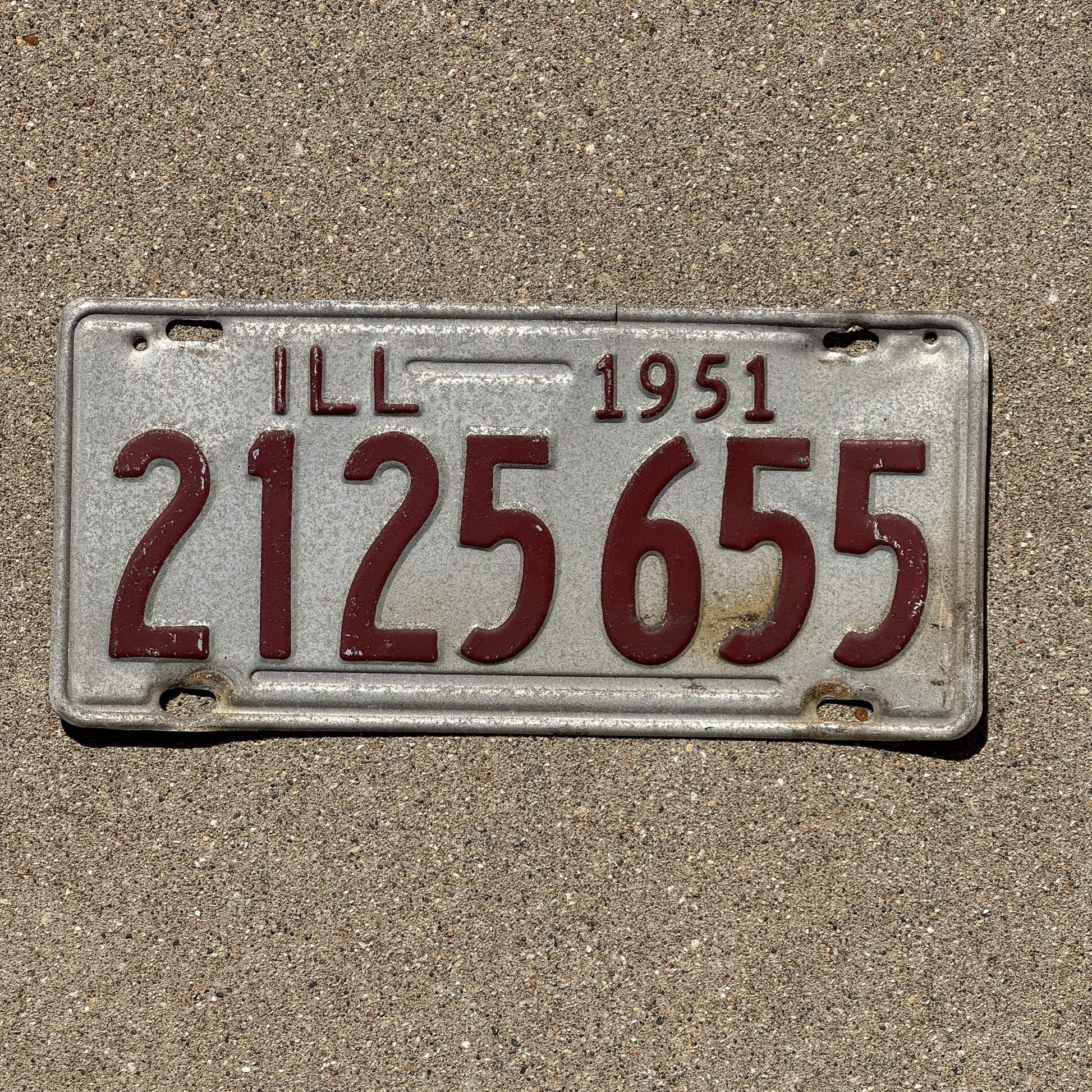 Photo of a 1951 Illinois License Plate Auto Tag Garage Decor Vintage 2125655