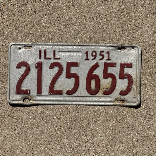Photo of a 1951 Illinois License Plate Auto Tag Garage Decor Vintage 2125655