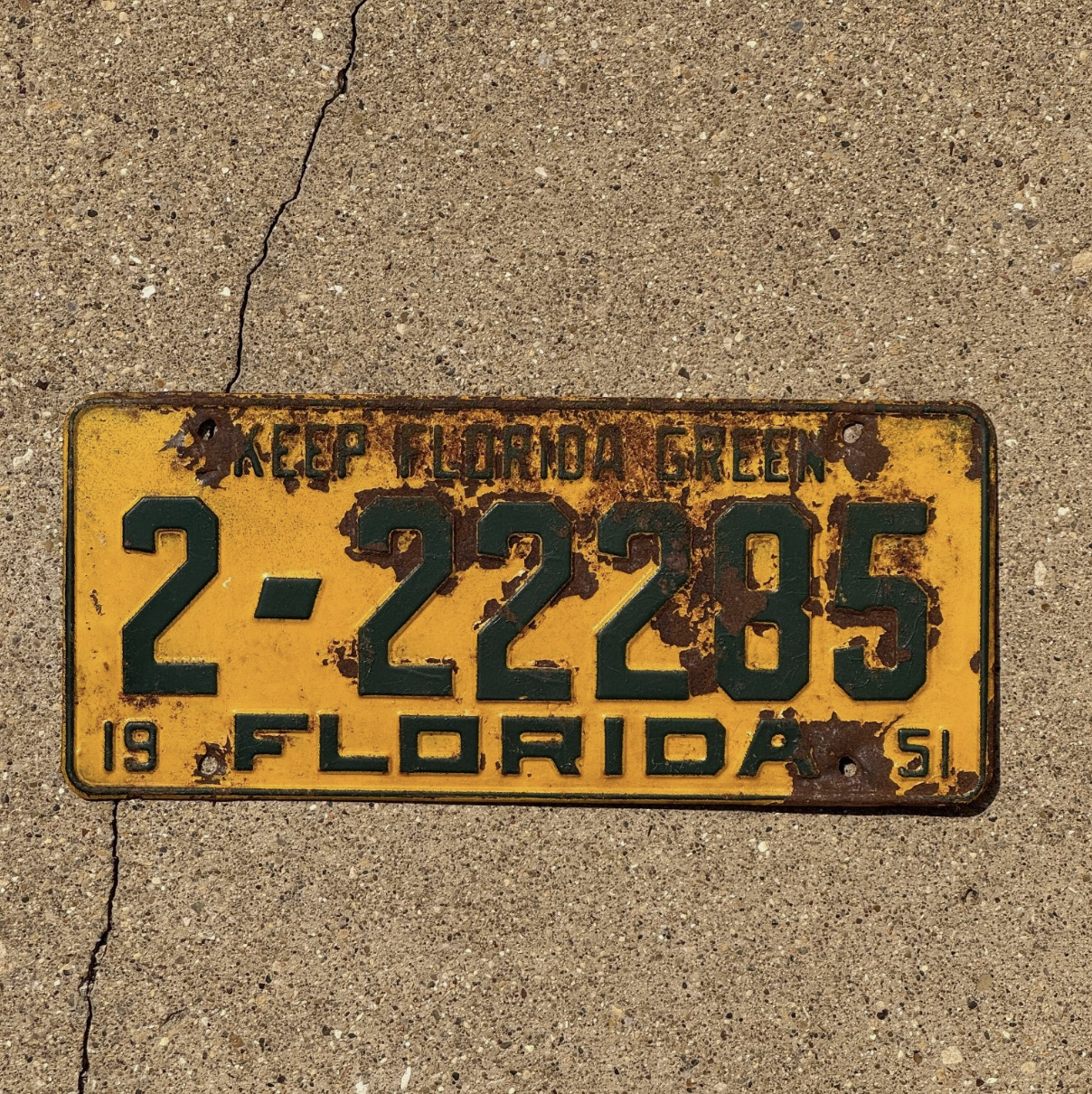 Photo of a 1951 Florida License Plate Duval County Repeat Repeating 2 22285
