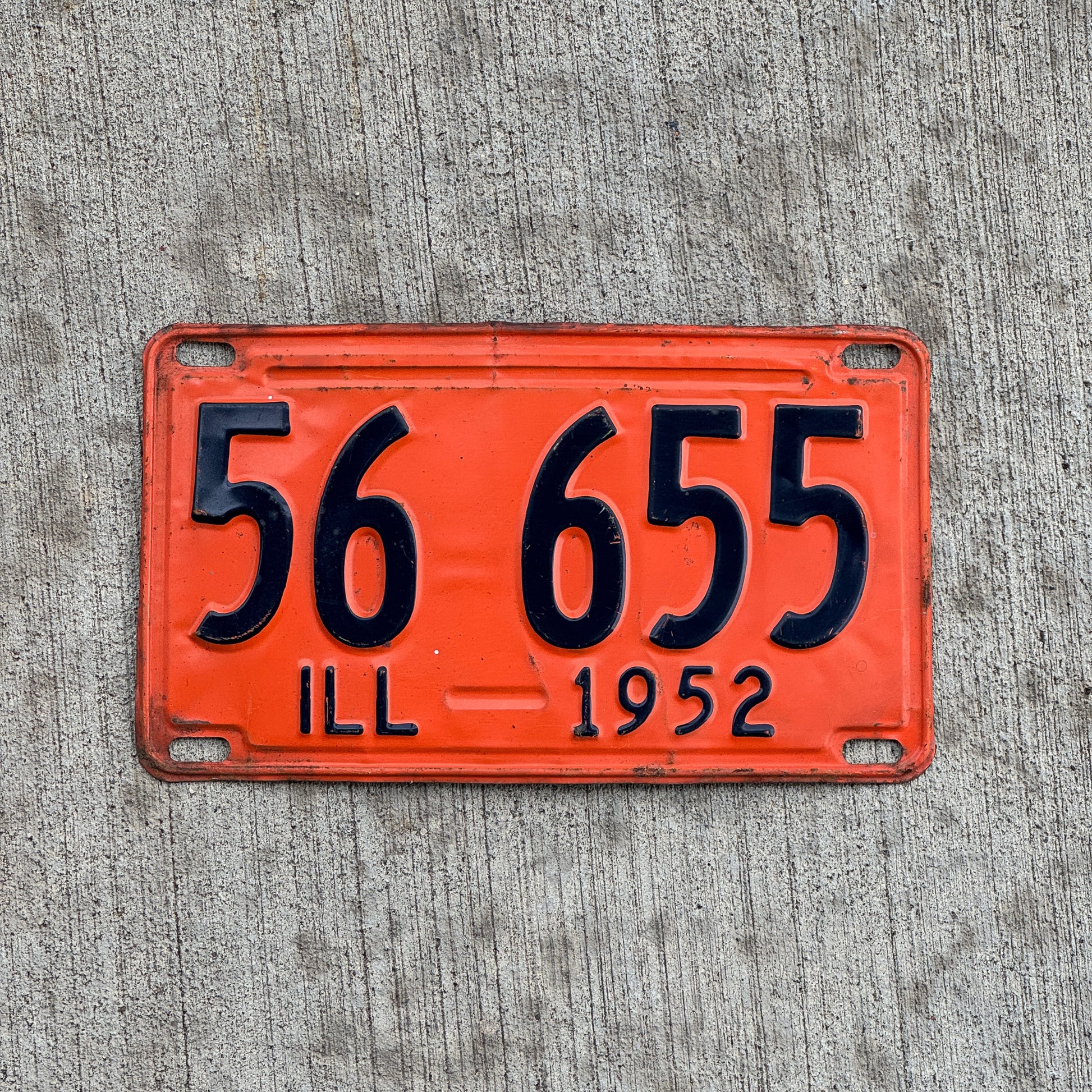 Photo of a 1952 Illinois License Plate Auto Tag Garage Decor Vintage 56 655 with original patina