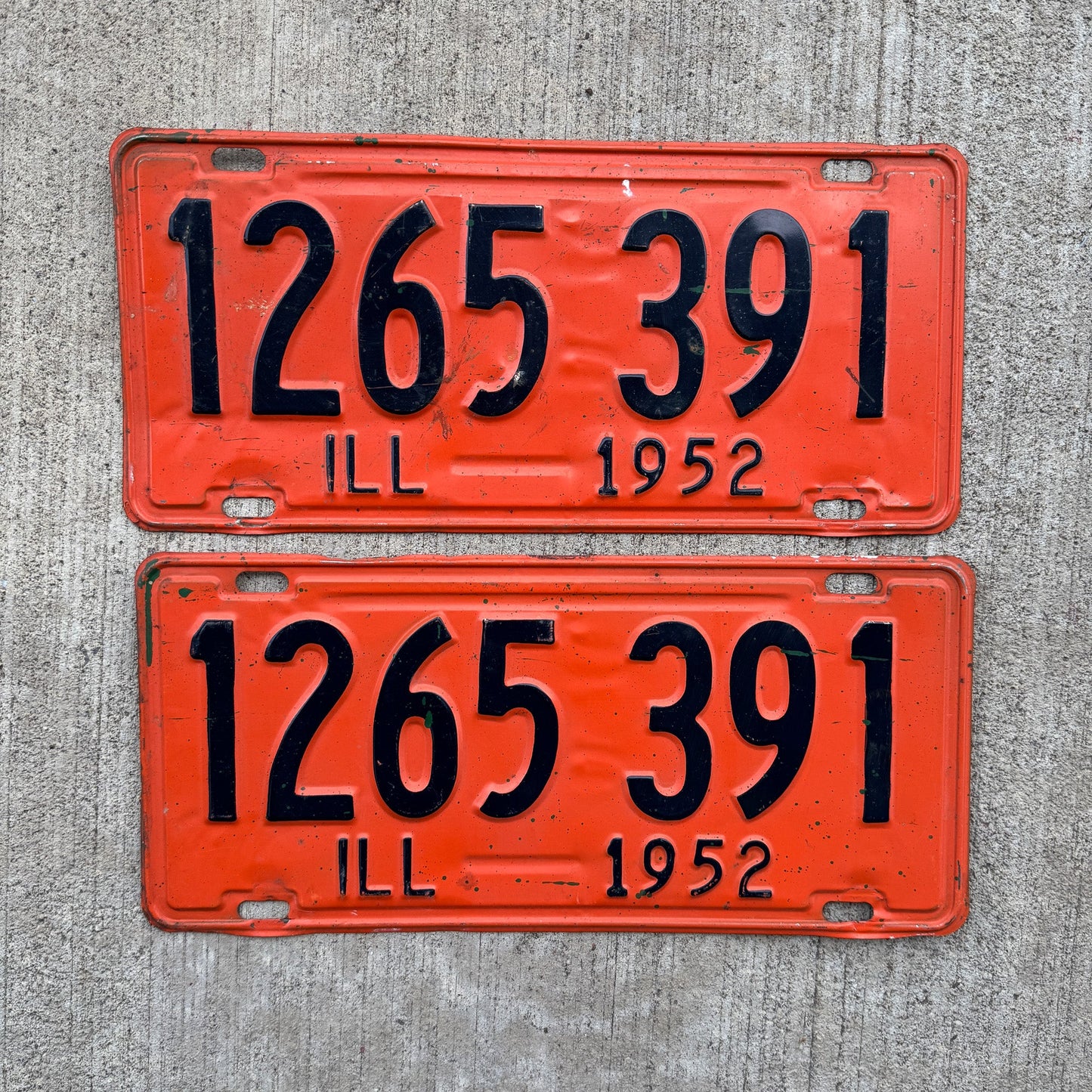 Photo of a 1952 Illinois License Plate Pair Auto Tag Garage Decor Vintage 1265 391 with original patina