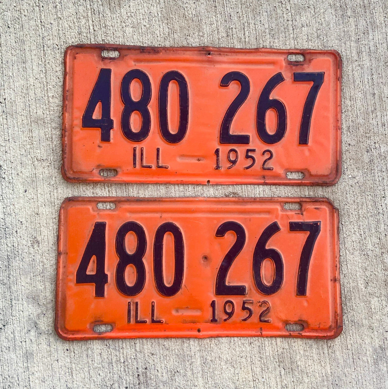 Photo of a 1952 Illinois License Plate Pair Auto Tag Garage Decor Vintage 480267 with original patina