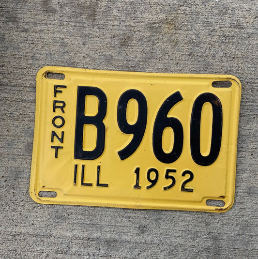 Photo of a 1952 Illinois Truck License Plate Auto Tag Garage Decor Vintage B 960 with original patina
