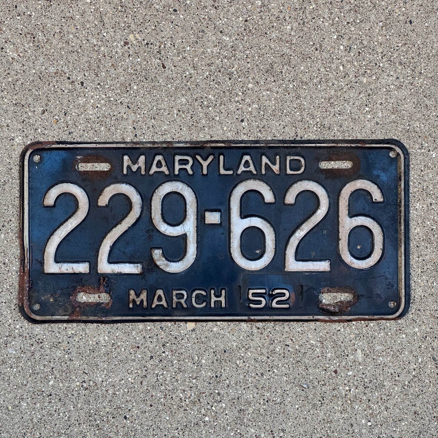 Photo of a 1952 Maryland License Plate Auto Tag Garage Decor Vintage 229626 with original patina