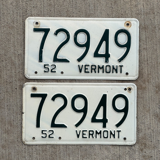 Photo of a 1952 Vermont License Plate Pair Auto Tag Garage Decor Vintage 72949 with original patina