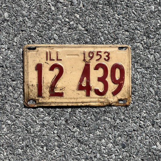 Photo of a 1953 Illinois License Plate Auto Tag Garage Decor Vintage 12439