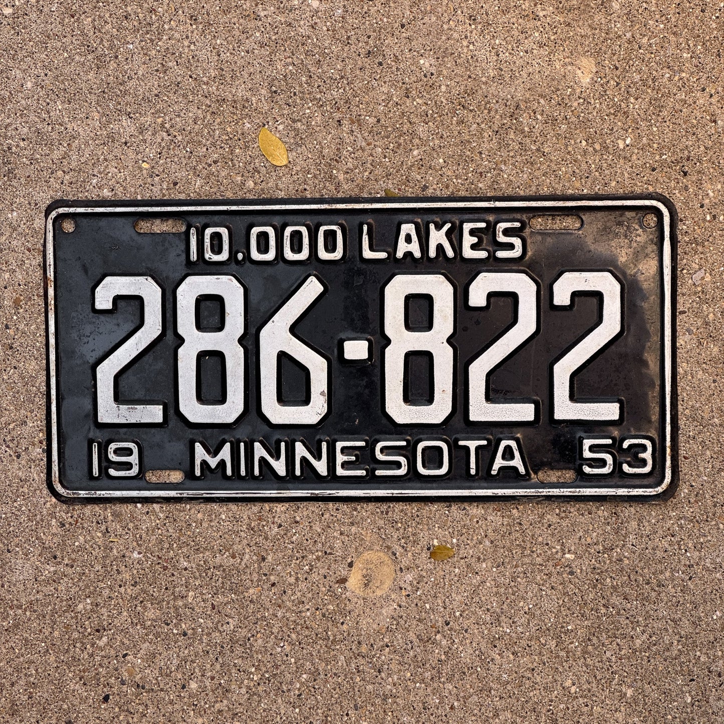 Photo of a 1953 Minnesota License Plate Auto Tag Garage Decor Vintage 286 822 with original patina