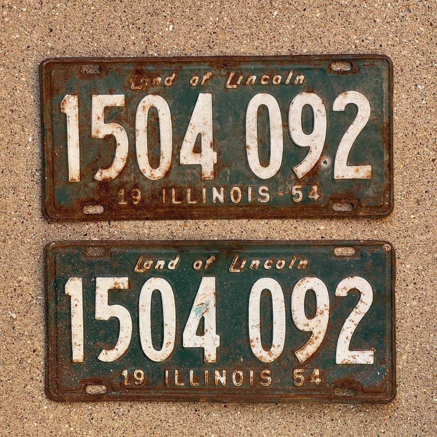 Photo of a 1954 Illinois License Plate Pair Auto Tag Garage Decor Vintage 1504 092