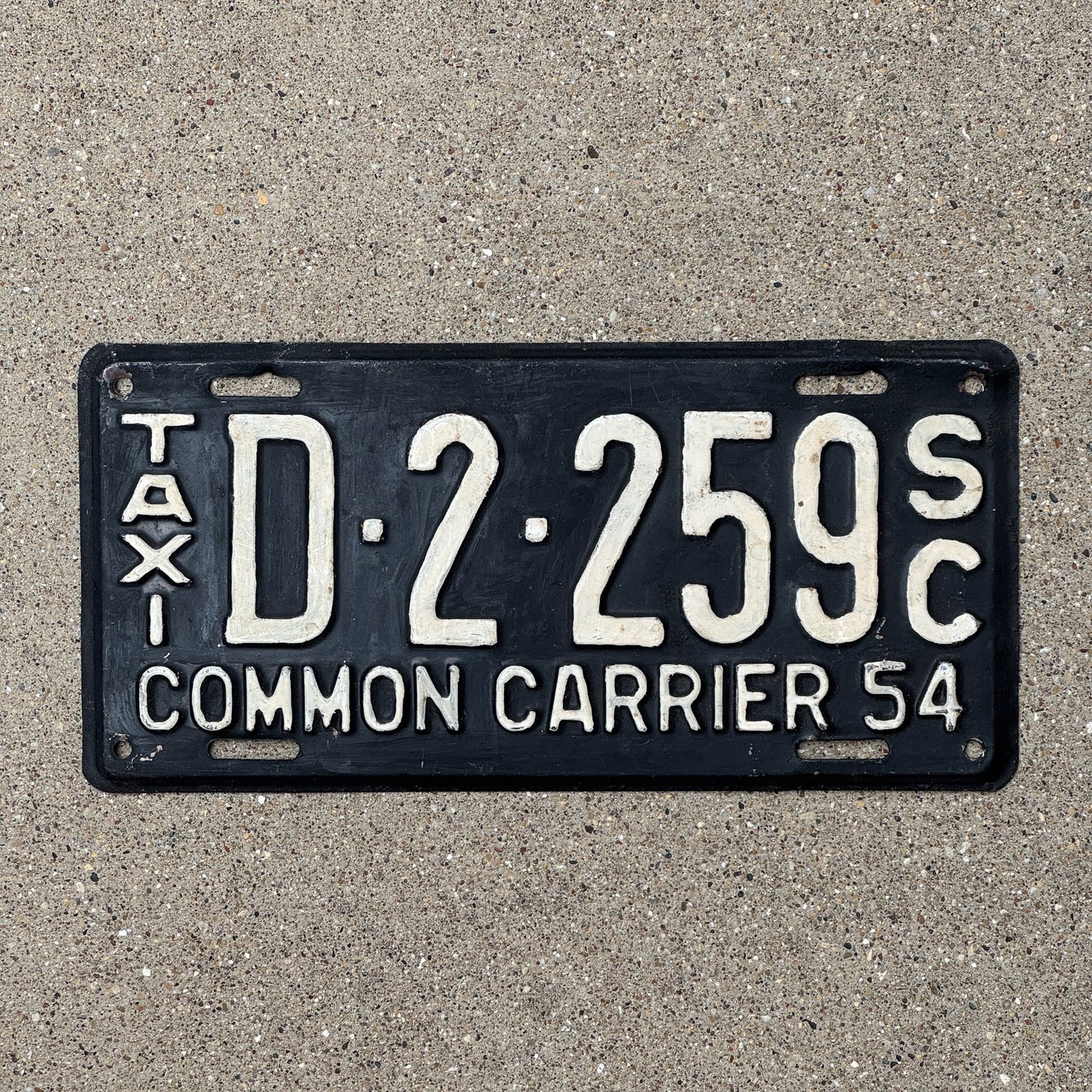 Photo of a 1954 South Carolina Taxi License Plate Auto Tag Garage Decor Vintage D 2 259