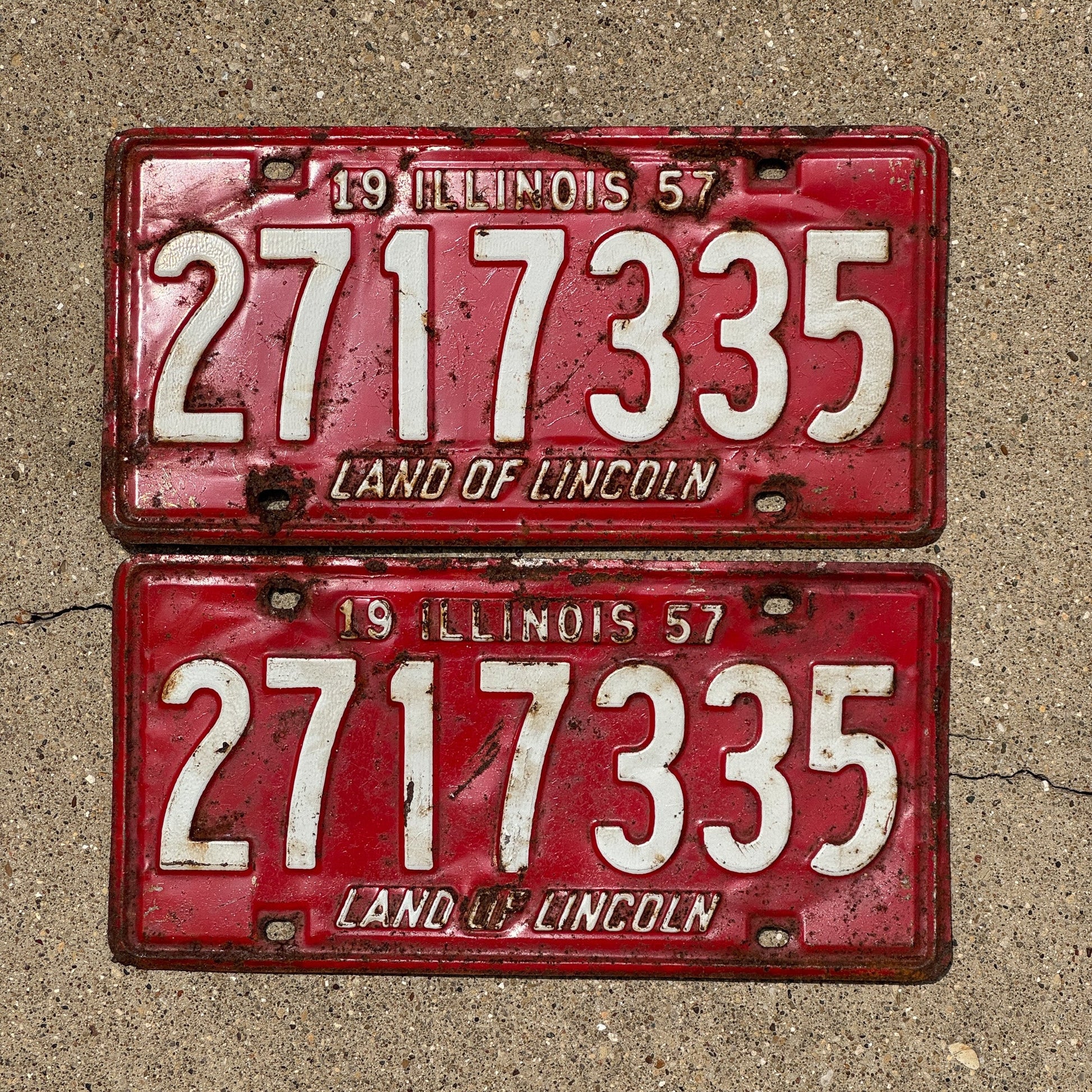 Photo of a 1957 Illinois License Plate Pair Auto Tag Garage Decor Vintage 2717335