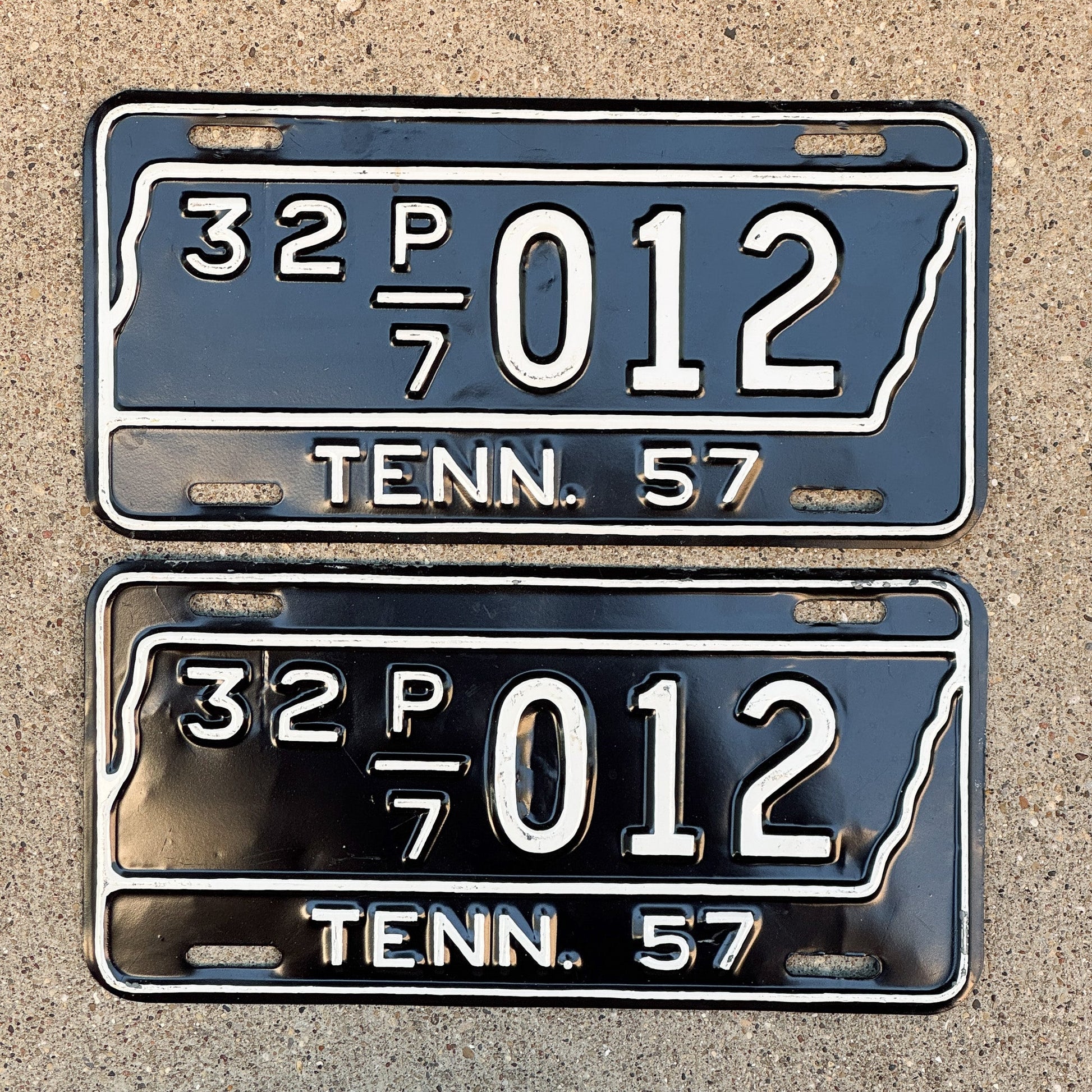 Photo of a 1957 Tennessee Truck License Plate Pair Auto Tag Garage Decor Vintage 32 P7 012