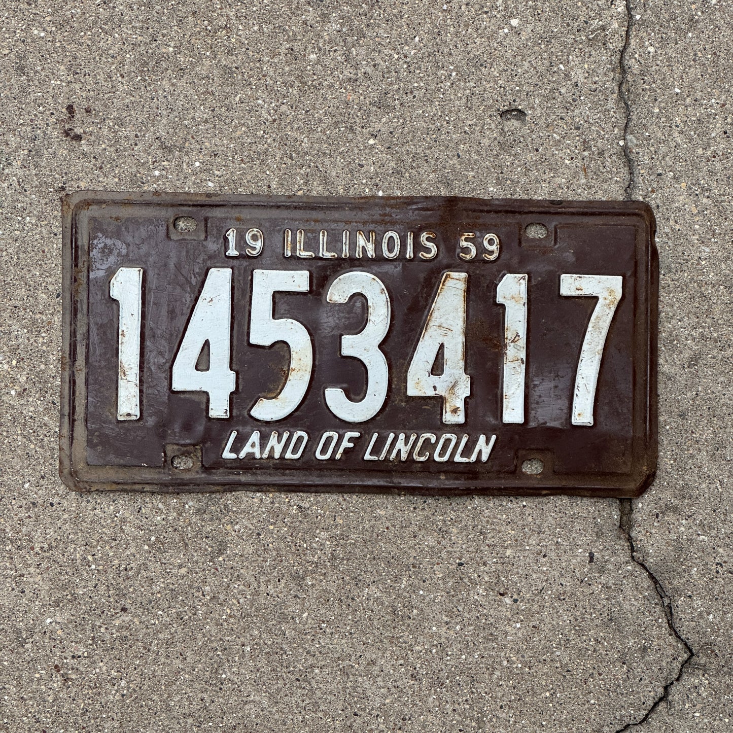 Photo of a 1959 Illinois License Plate Auto Tag Garage Decor Vintage 1 453 417 with original patina
