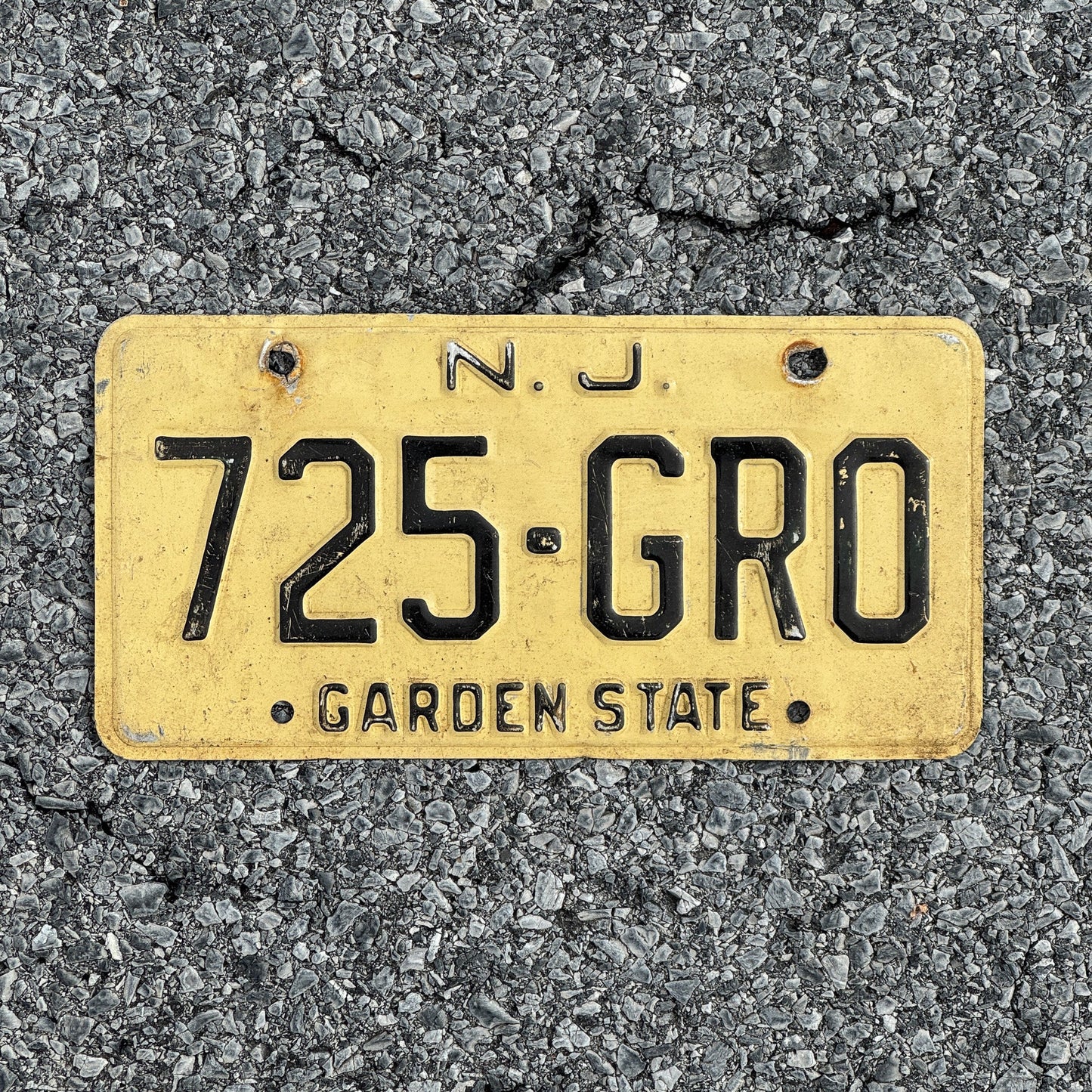 Photo of a 1959 New Jersey License Plate Auto Tag Garage Decor Vintage 725 GRO