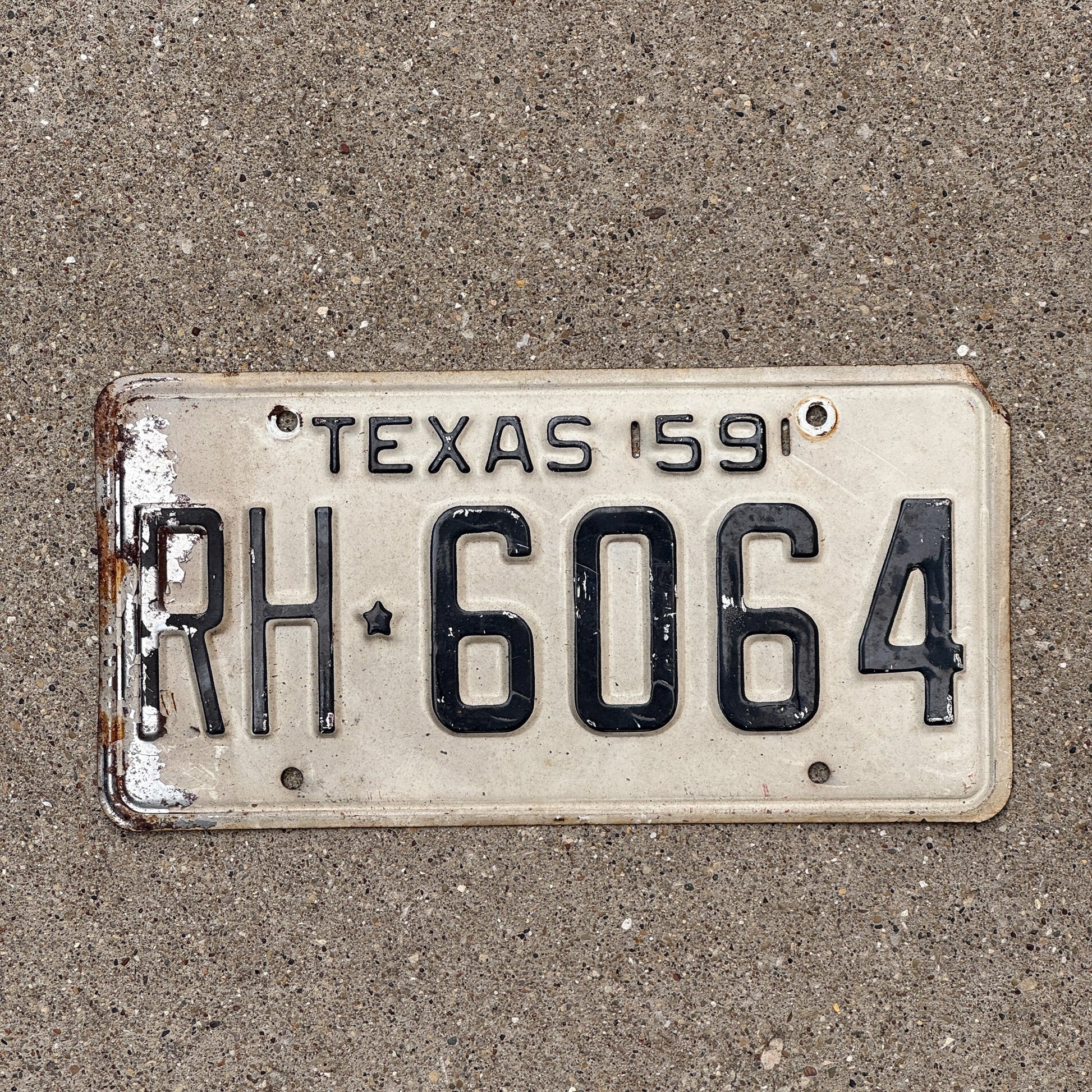 Photo of a 1959 Texas License Plate Auto Tag Garage Decor Vintage RH 6064