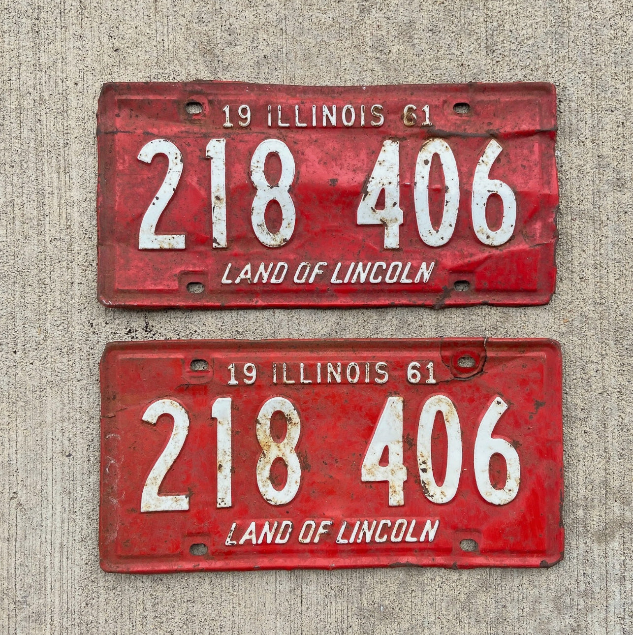 Photo of a 1961 Illinois License Plate Pair Auto Tag Garage Decor Vintage 218406 with original patina