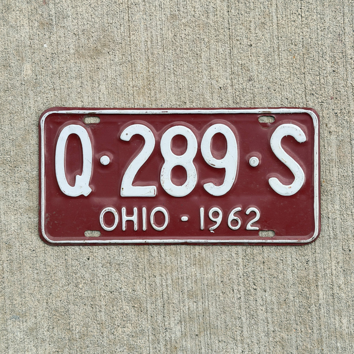 Photo of a 1962 Ohio License Plate Auto Tag Garage Decor Vintage Q 289 S with original patina